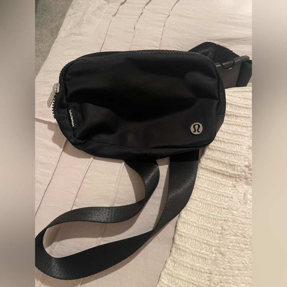 Black Lululemon Belt Bag